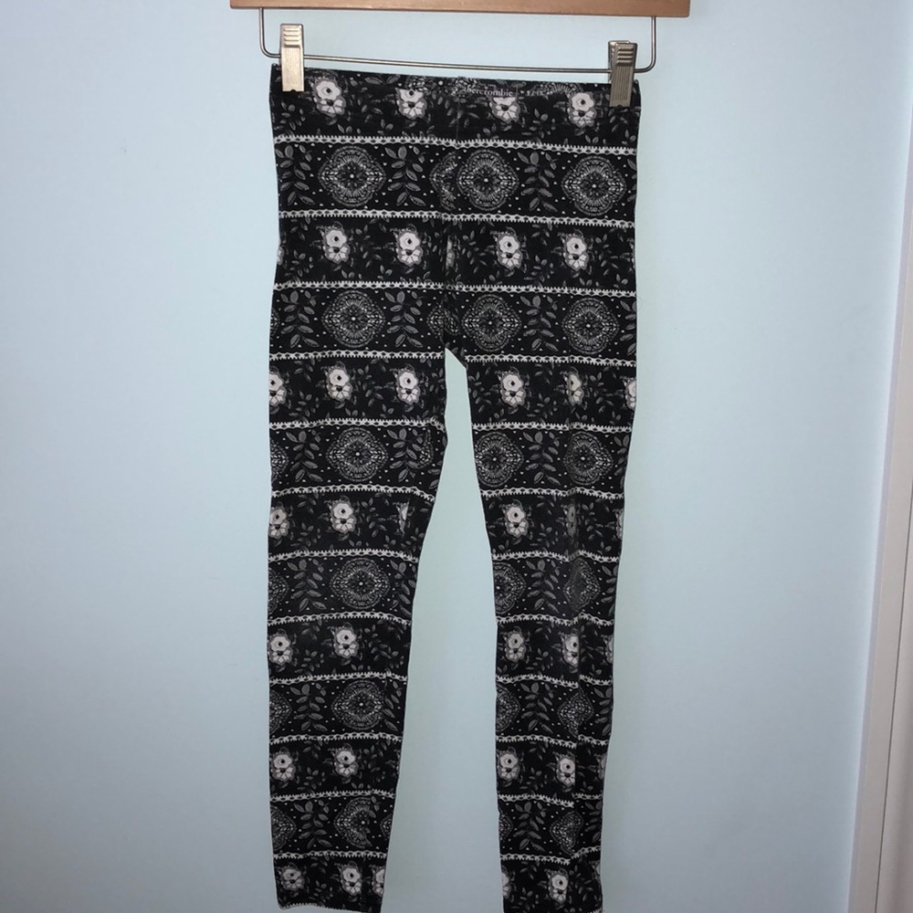 Abercrombie pattern leggings